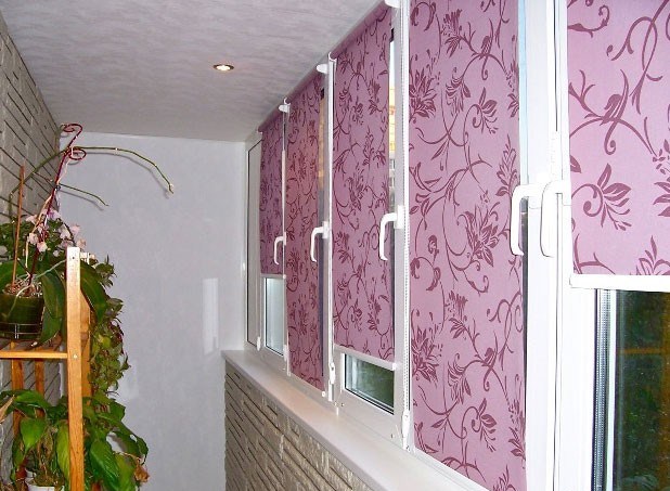 Рулонные шторы с системой MINI фиксируются на оконной раме или створке